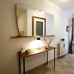 Holiday home The Boards House On - House Or Master Bedroom Only *