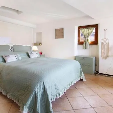 The Boards House On - House Or Master Bedroom Only * Dorio