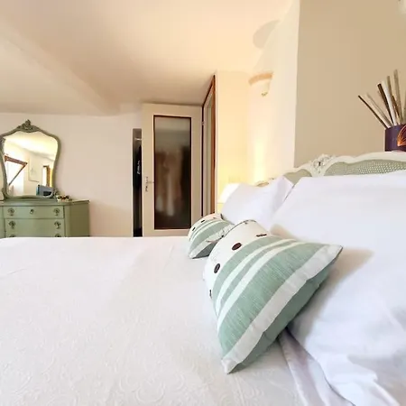 The Boards House On - House Or Master Bedroom Only