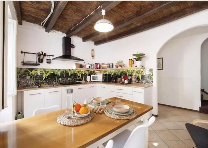 The Boards House On - House Or Master Bedroom Only *