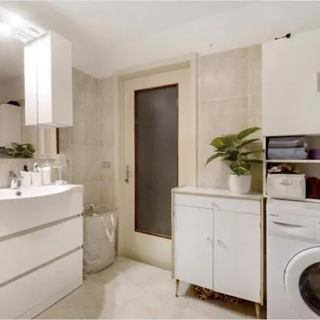 The Boards House On - House Or Master Bedroom Only * Dorio