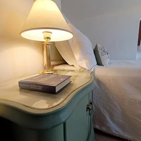 The Boards House On - House Or Master Bedroom Only Semesterbostad *