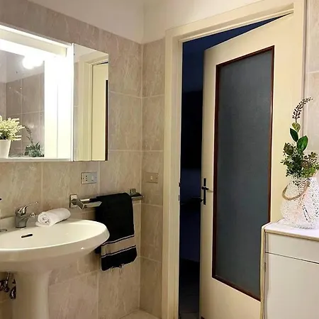 Semesterbostad The Boards House On - House Or Master Bedroom Only